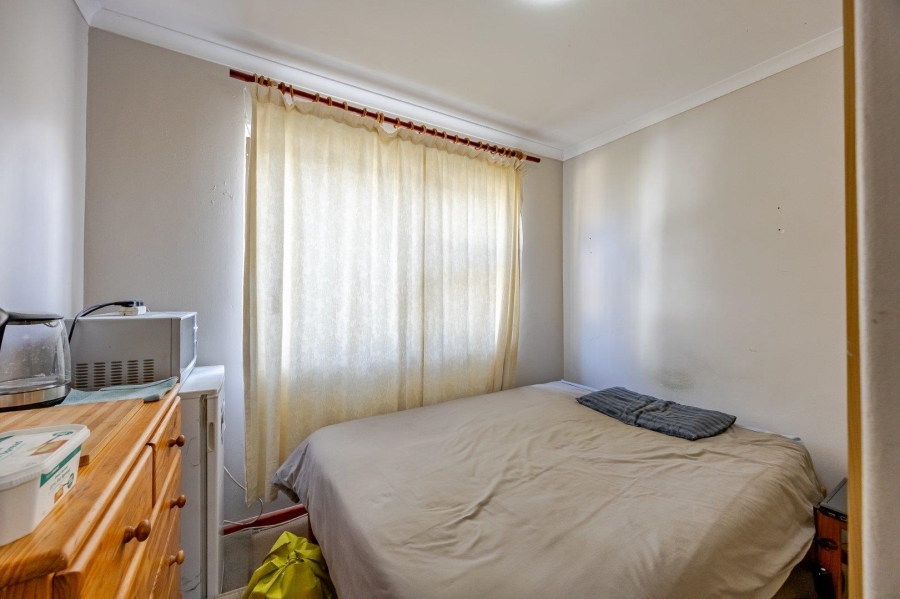 8 Bedroom Property for Sale in Lakeside Western Cape